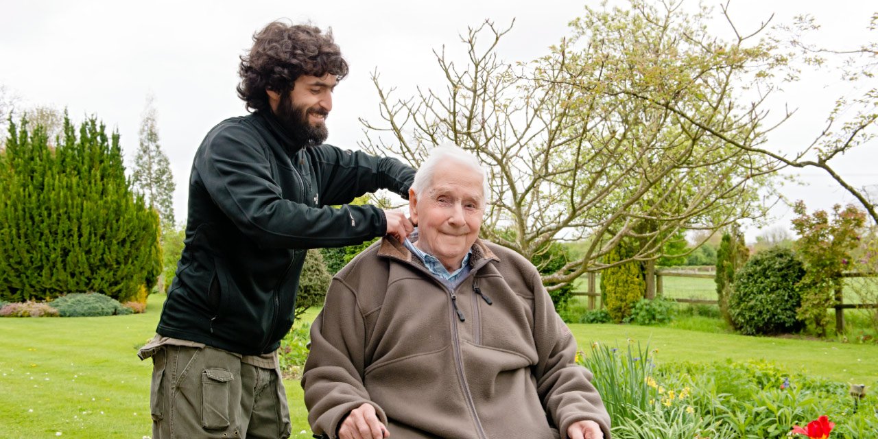 what-is-live-in-care live-in carer